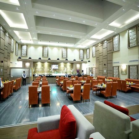 Rg Royal Hotel Bangalore Exterior foto