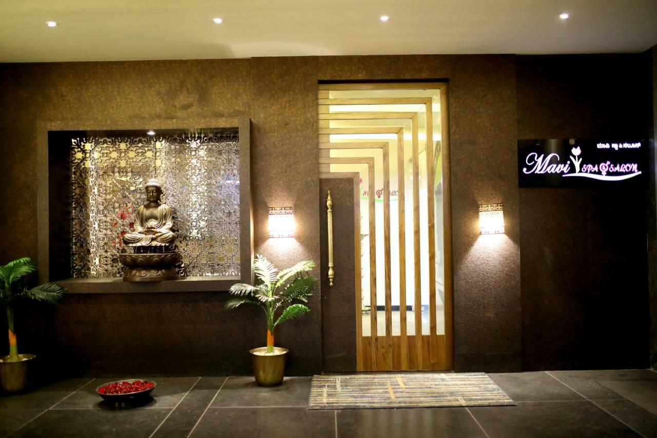 Rg Royal Hotel Bangalore Exterior foto